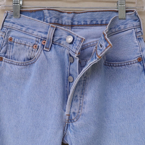 SOLD x Vintage Levi’s Button Fly Light Wash Mom Jeans - Picture 7 of 8